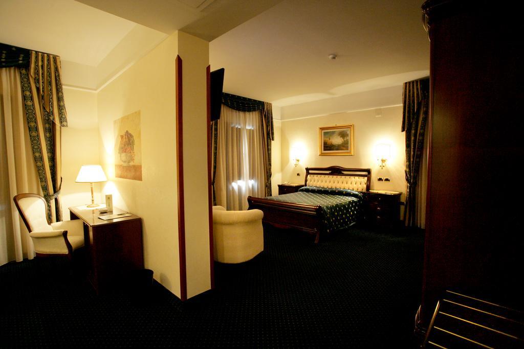 Bel Sito Hotel Due Torri Manocalzati ภายนอก รูปภาพ