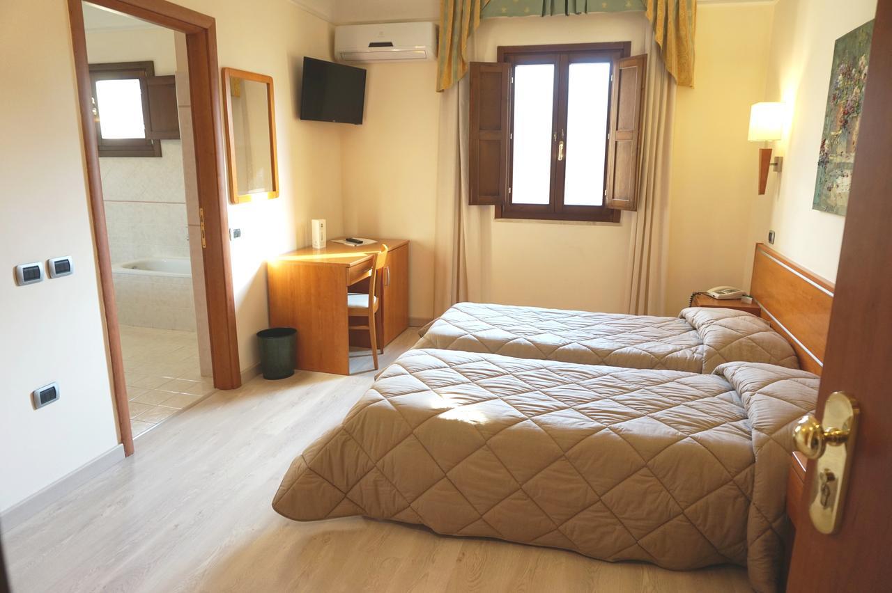 Bel Sito Hotel Due Torri Manocalzati ภายนอก รูปภาพ