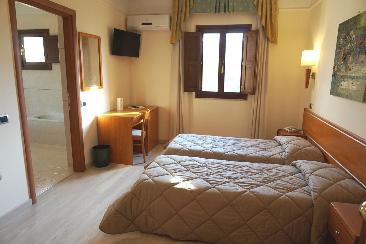 Bel Sito Hotel Due Torri Manocalzati ภายนอก รูปภาพ