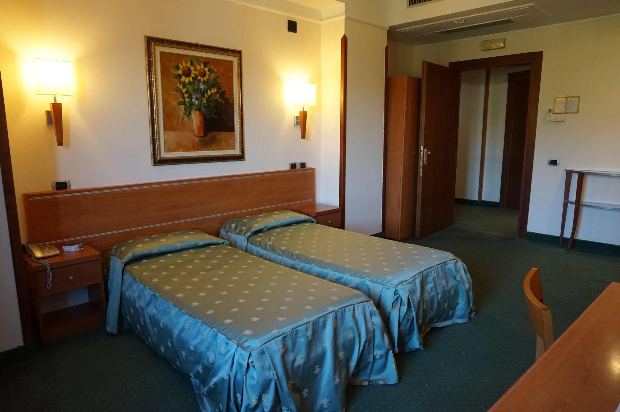 Bel Sito Hotel Due Torri Manocalzati ภายนอก รูปภาพ