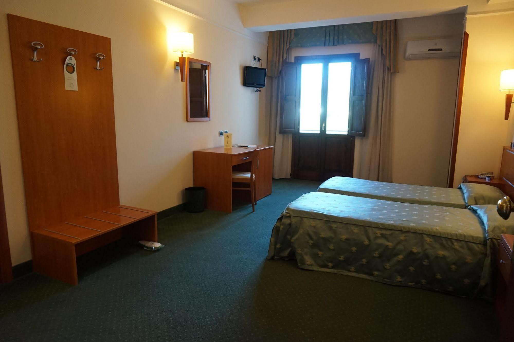 Bel Sito Hotel Due Torri Manocalzati ภายนอก รูปภาพ